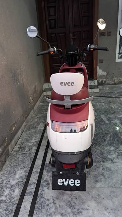 EVEE ELECTRIC SCOOTY FOR SALE