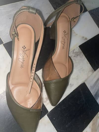 Pump heels size 37