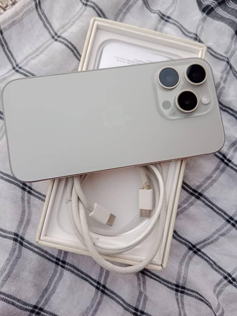 Apple iPhone 15 Pro 0