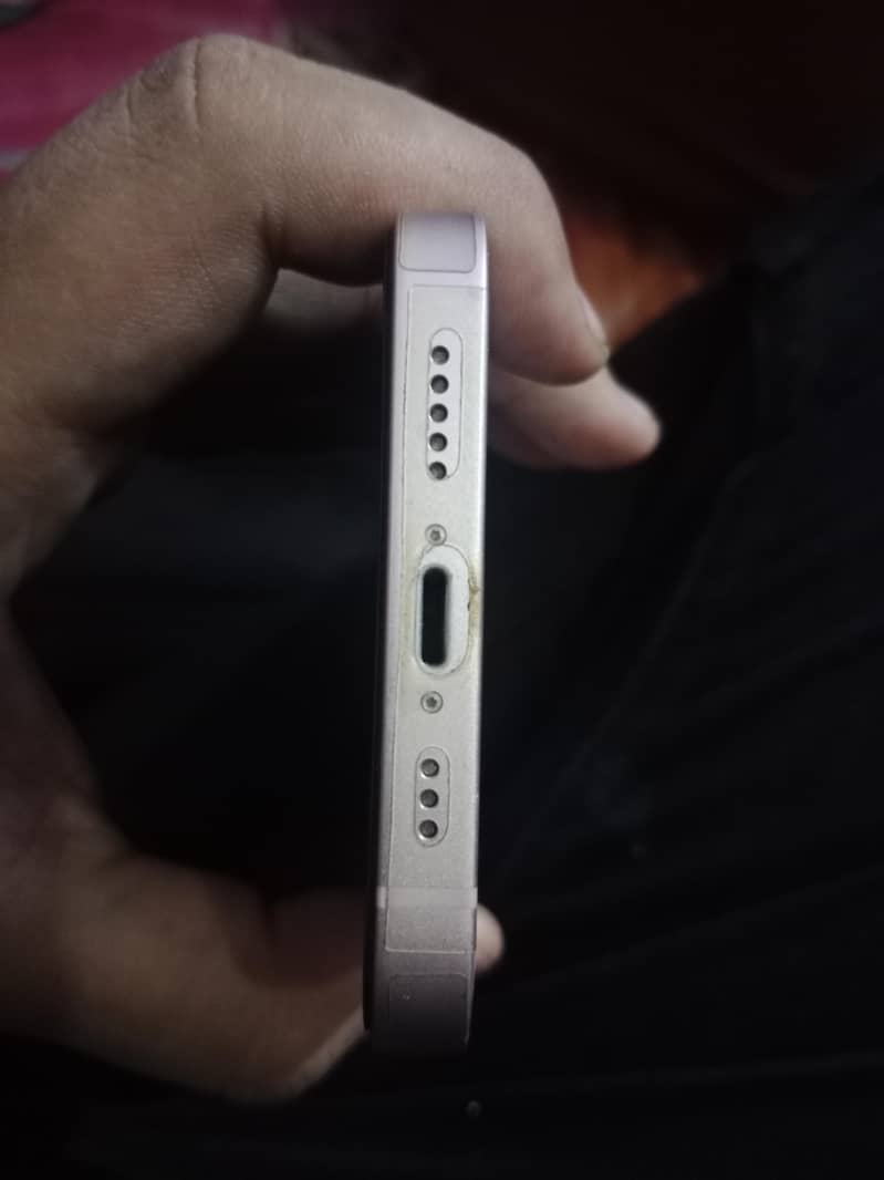 Apple iPhone 13 6