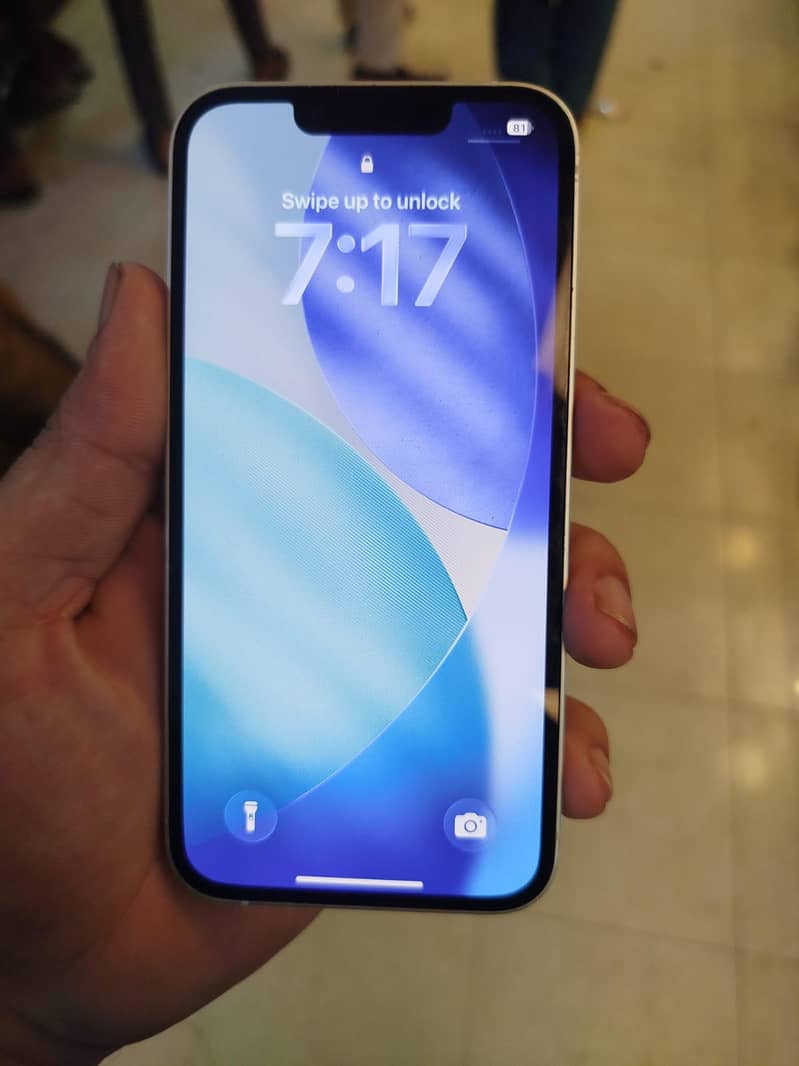 Apple iPhone 13 5