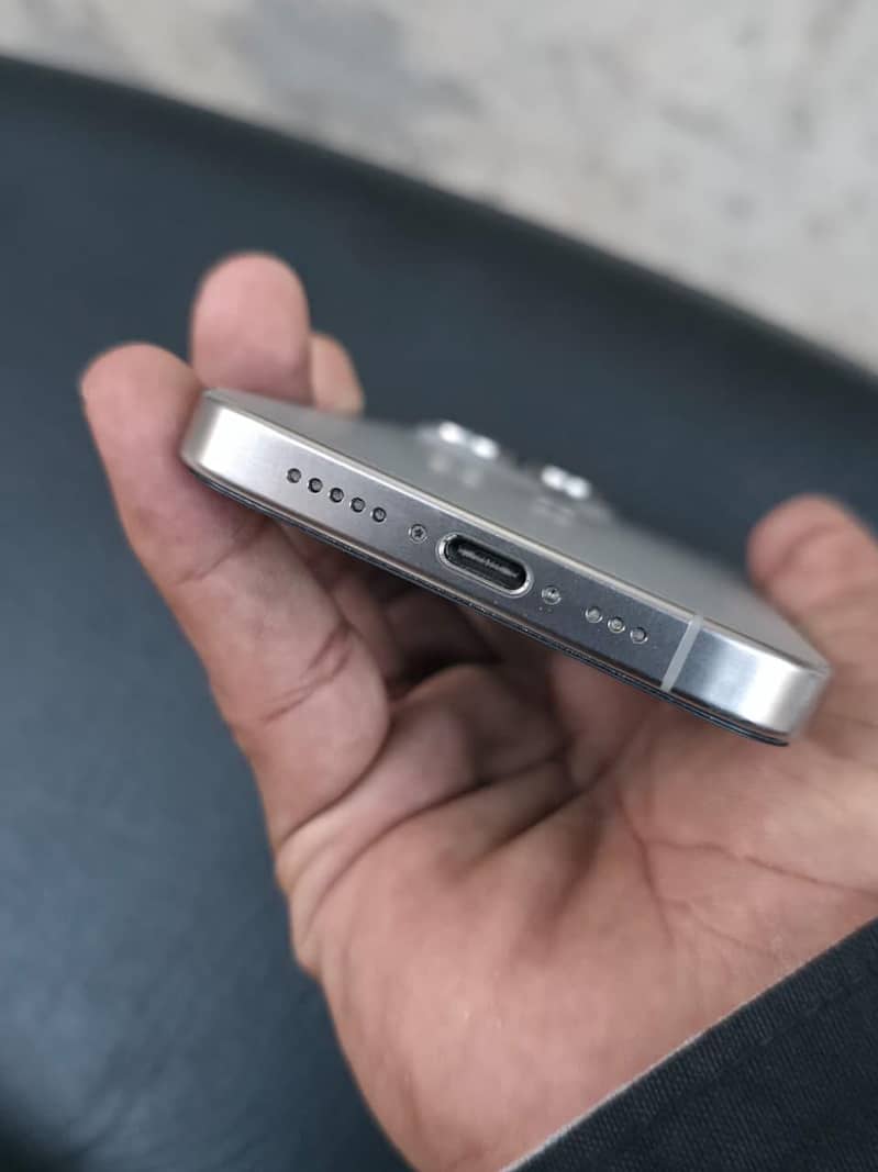 Apple iPhone 15 Pro 7