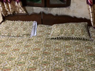 Bed Showcase and 2 Chair