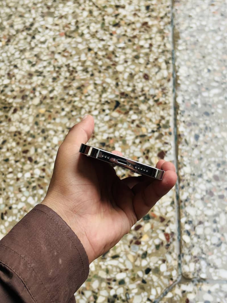 Apple iPhone 14 Pro 1