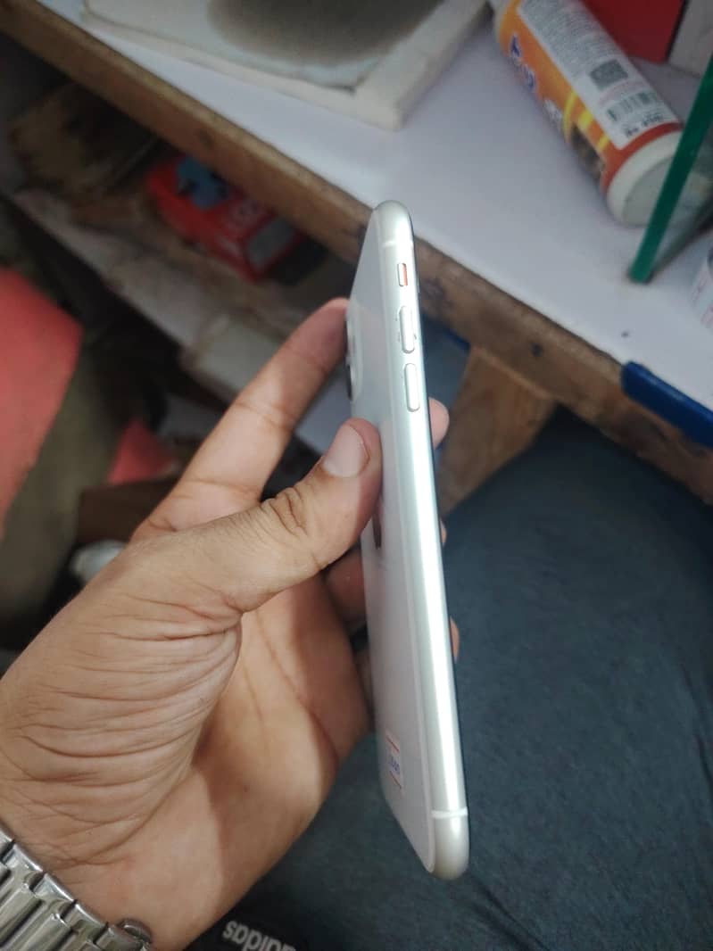 Apple iPhone 11 1