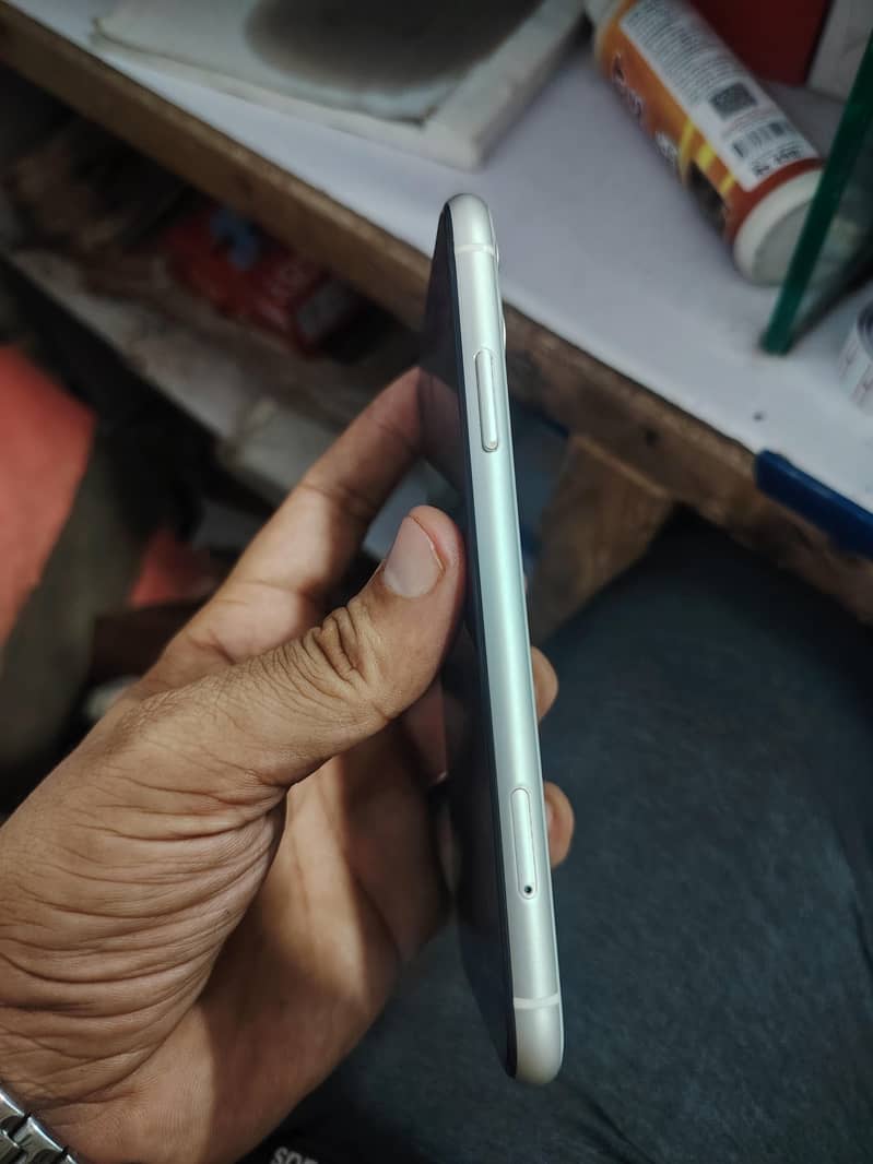Apple iPhone 11 2