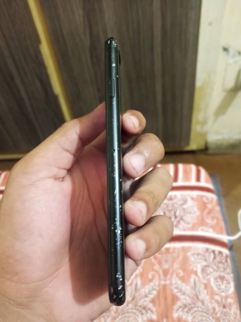 Apple iPhone 7 1