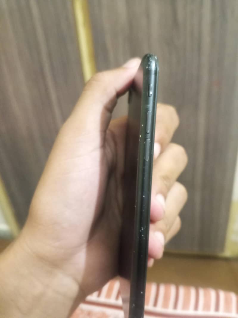Apple iPhone 7 7