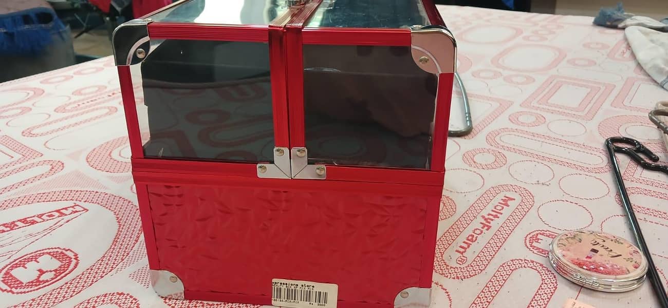 Makeup organizer box 3