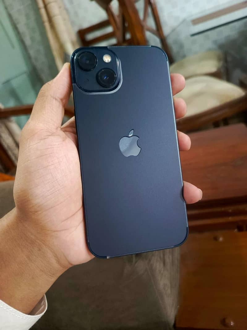 Apple iPhone 13 0