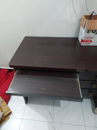 Wooden Study/Computer Table with Keyboard Tray & 3 Drawers