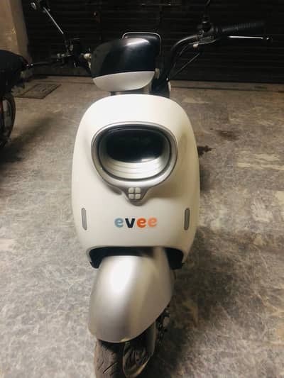 3 wheel scooty
