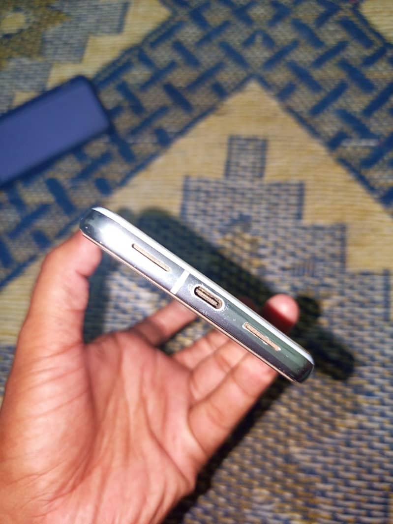 Google Pixel 8 Pro 4