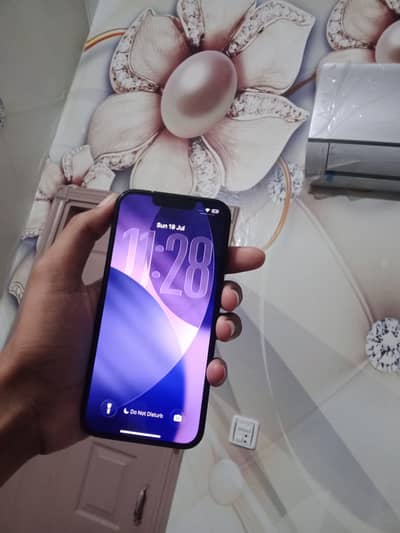 Apple iPhone 13