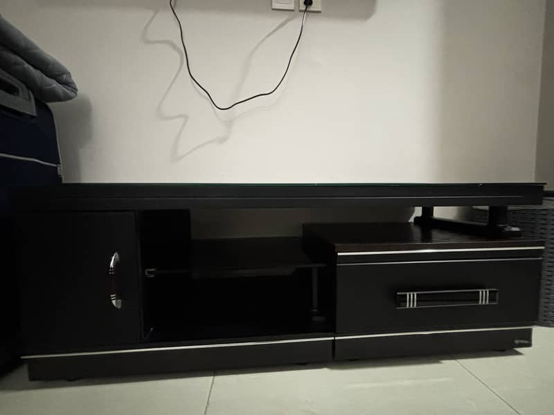 TV Trolley 1