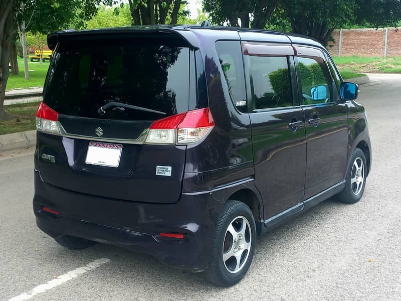 Suzuki Solio 2014 1