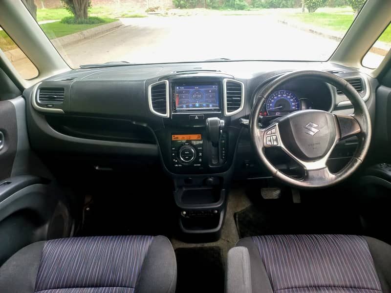 Suzuki Solio 2014 6