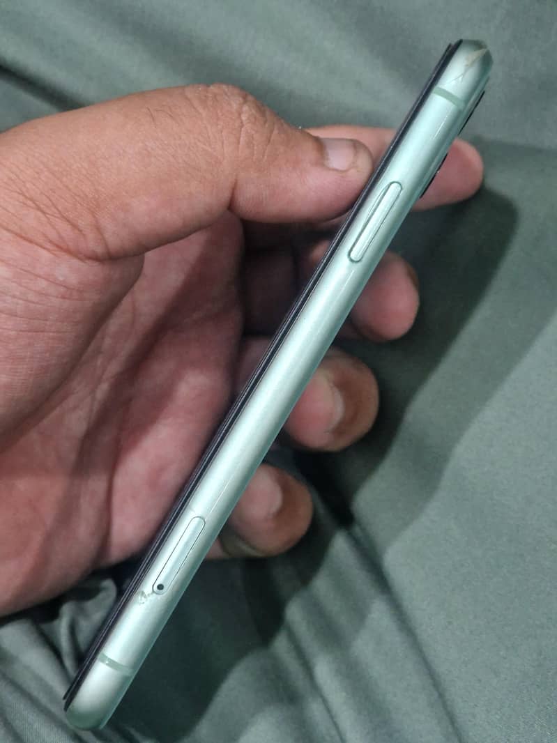Apple iPhone 11 2