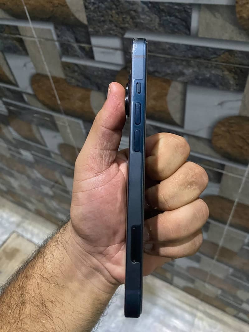 Apple iPhone 13 3