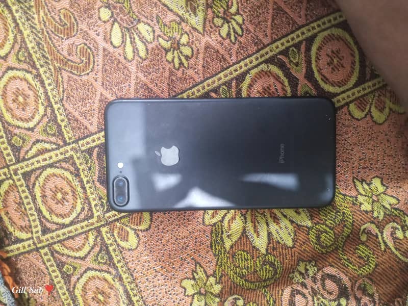 Apple iPhone 7 Plus 3