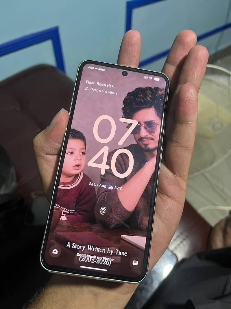 Google Pixel 8 5