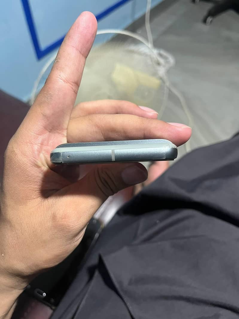 Google Pixel 8 6