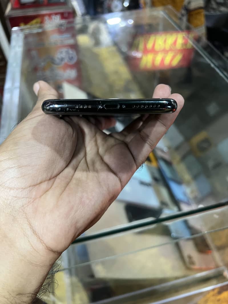 Apple iPhone 11 Pro Max 3