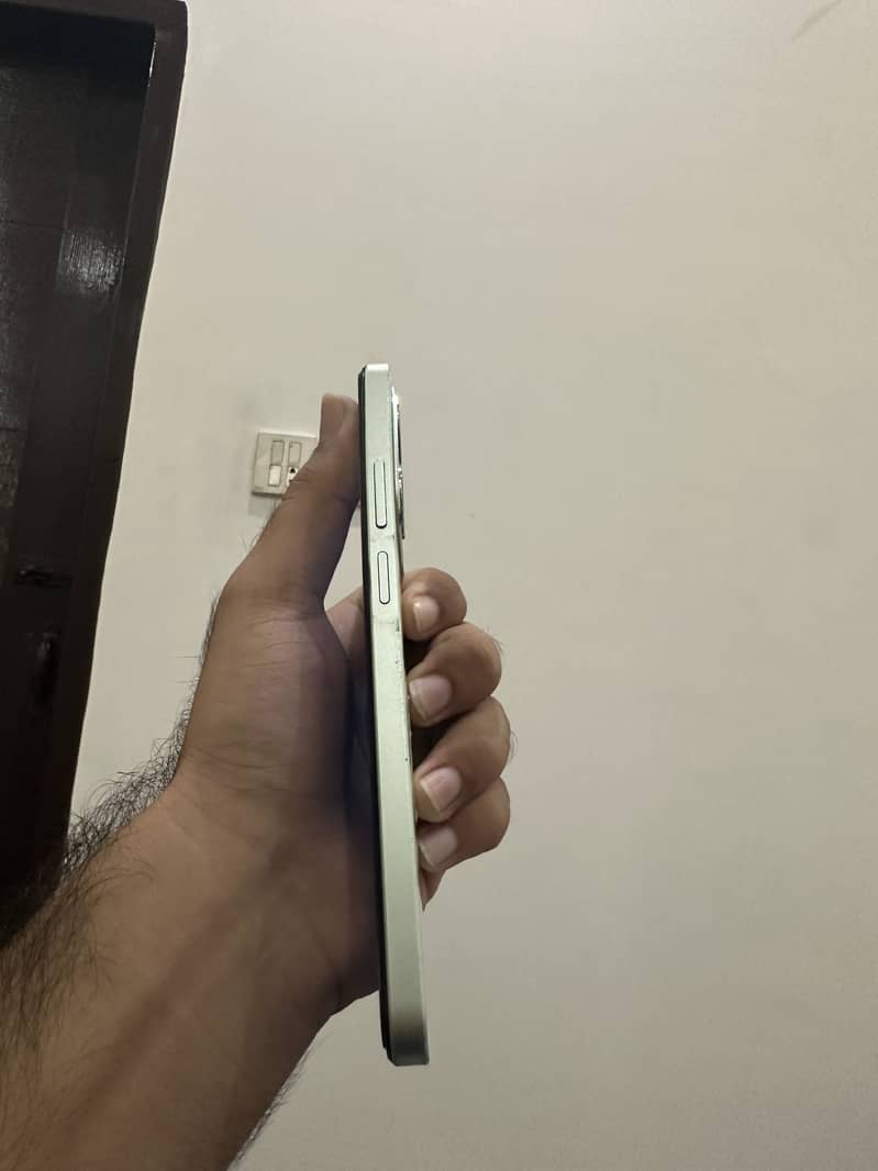 Realme C63 1