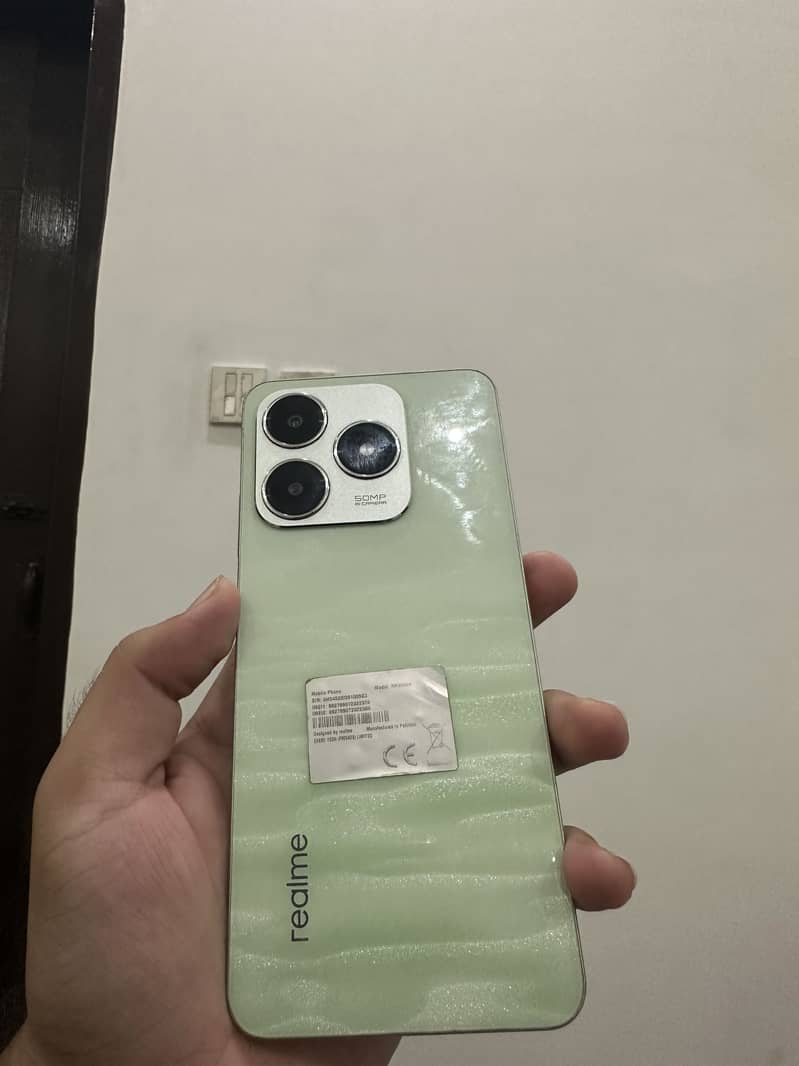 Realme C63 0