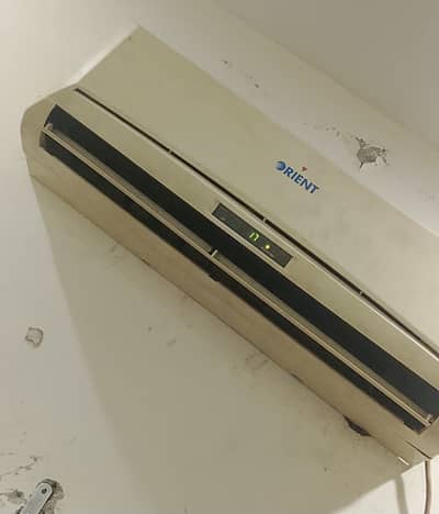 1 Ton Orient Ac Working Candition
