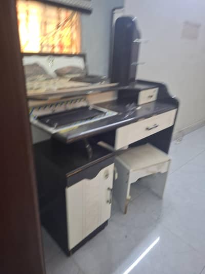 Elegant bedset with wardrobe and Matress