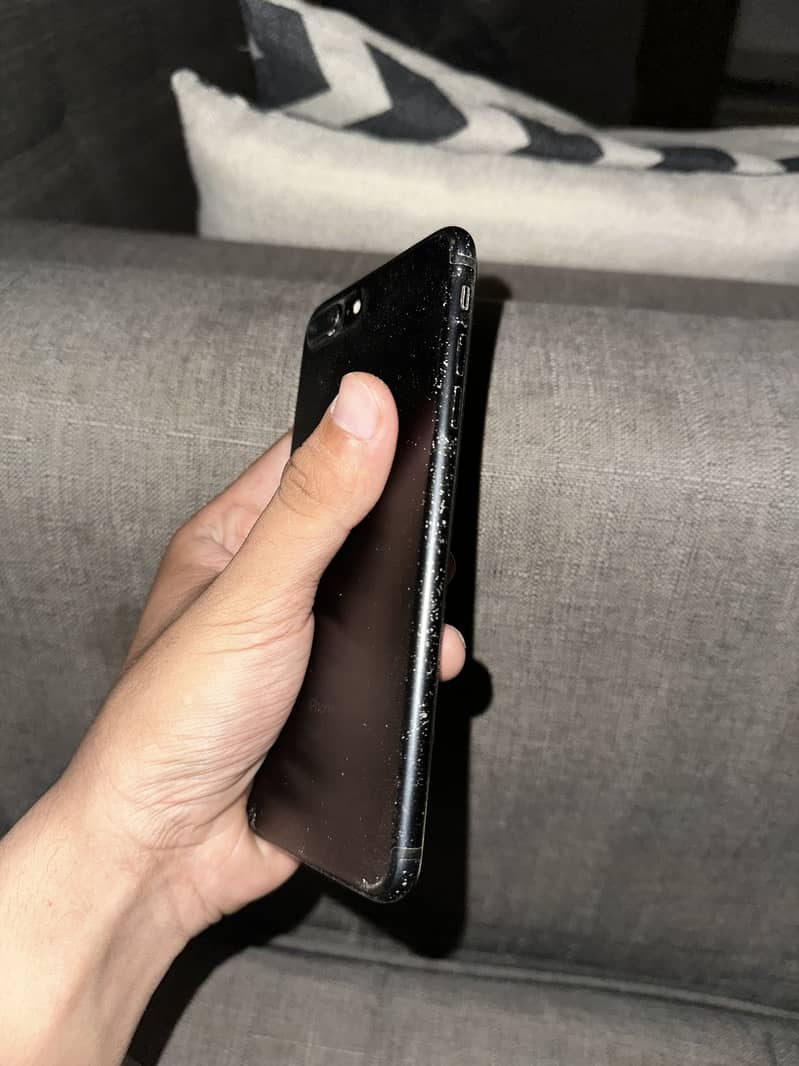 Apple iPhone 7 Plus 1