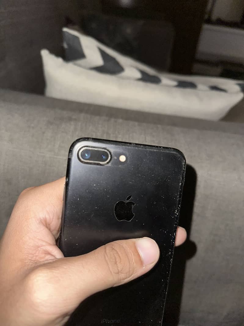 Apple iPhone 7 Plus 3