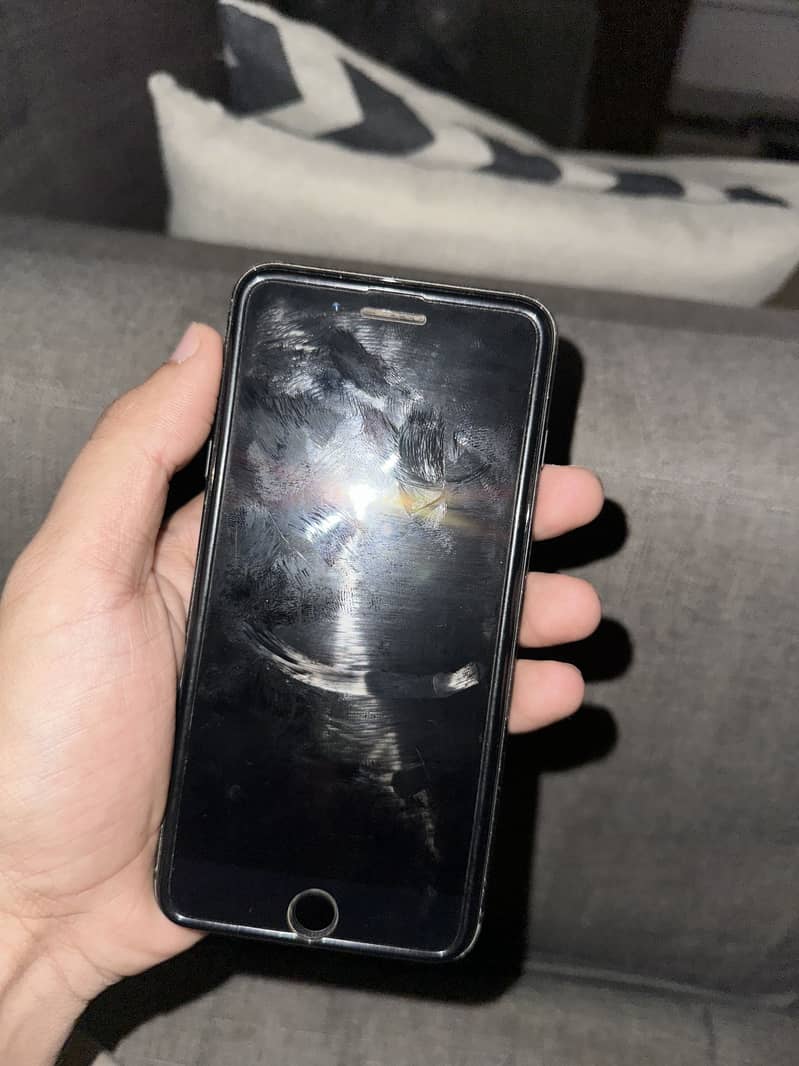 Apple iPhone 7 Plus 4