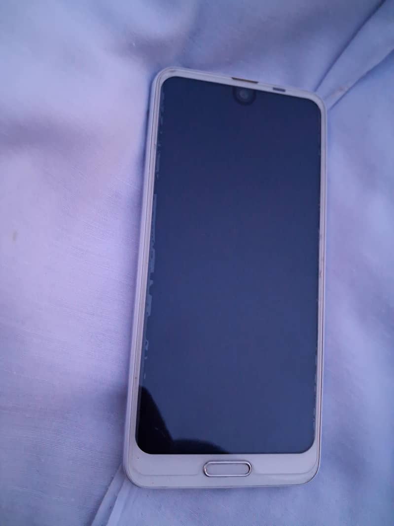 Sharp Aquos R2 0