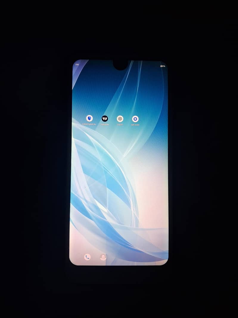 Sharp Aquos R2 4