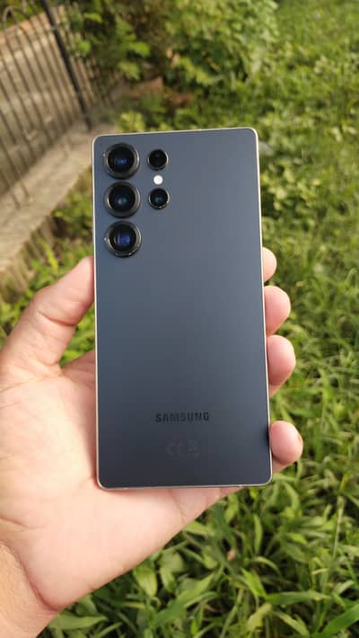 Samsung Mobile S25 Ultra with original charger and cable