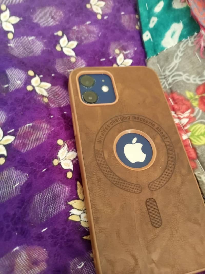iPhone 12 0