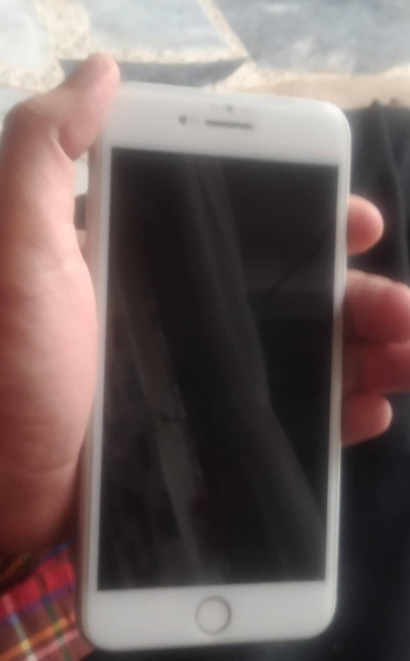 Apple iPhone 8 Plus 1