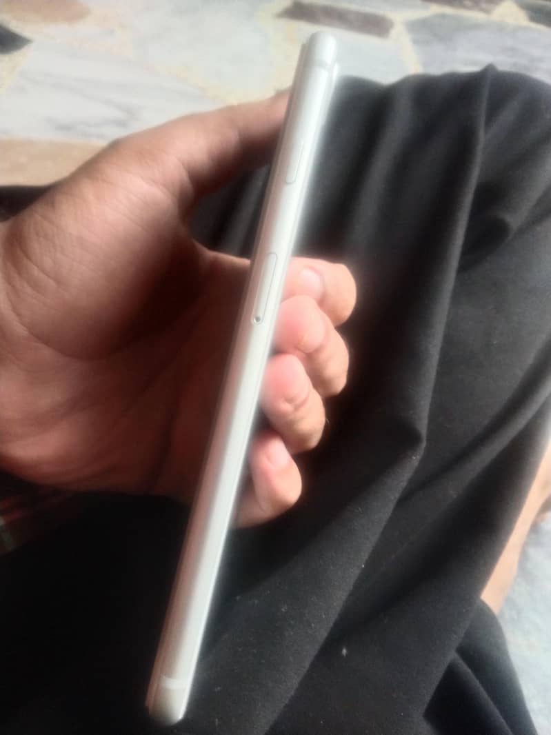 Apple iPhone 8 Plus 5
