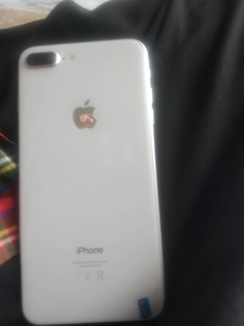 Apple iPhone 8 Plus 6