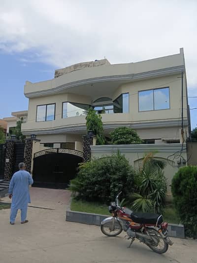 1 kanal single story commerical building for rent
