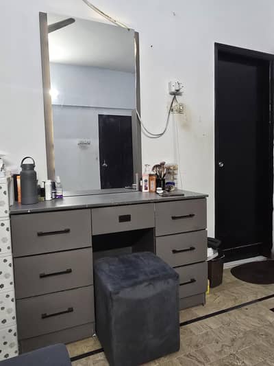 Bedroom Set with dressing