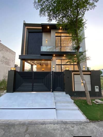 5 Marla Luxurious House For Sale In Bahria Town Lahore, Tauheed Block