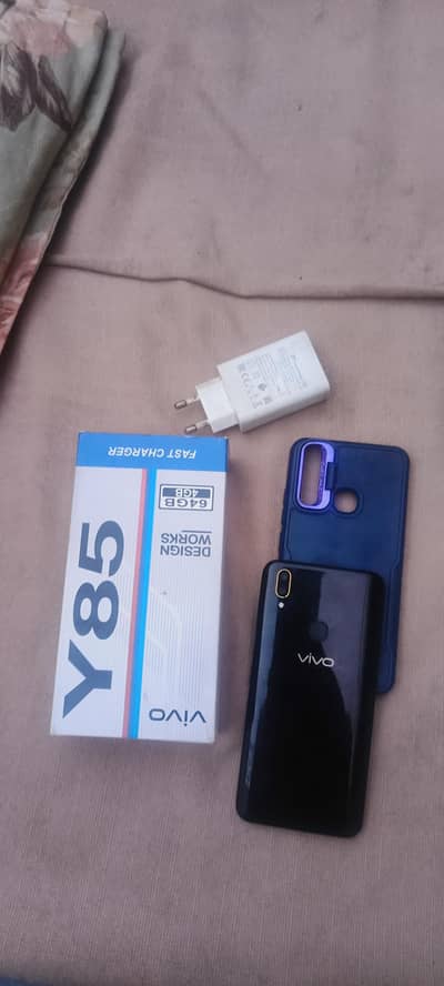 Vivo Y85   4gb 64gb.  non pta