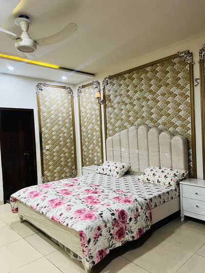 Fully Furnished Independent Flats Lift Parking 1 Bed 70K, 2 Bed 150K, 3 Bed 200K (Daily, Weekly, Monthly) Basis For Rent