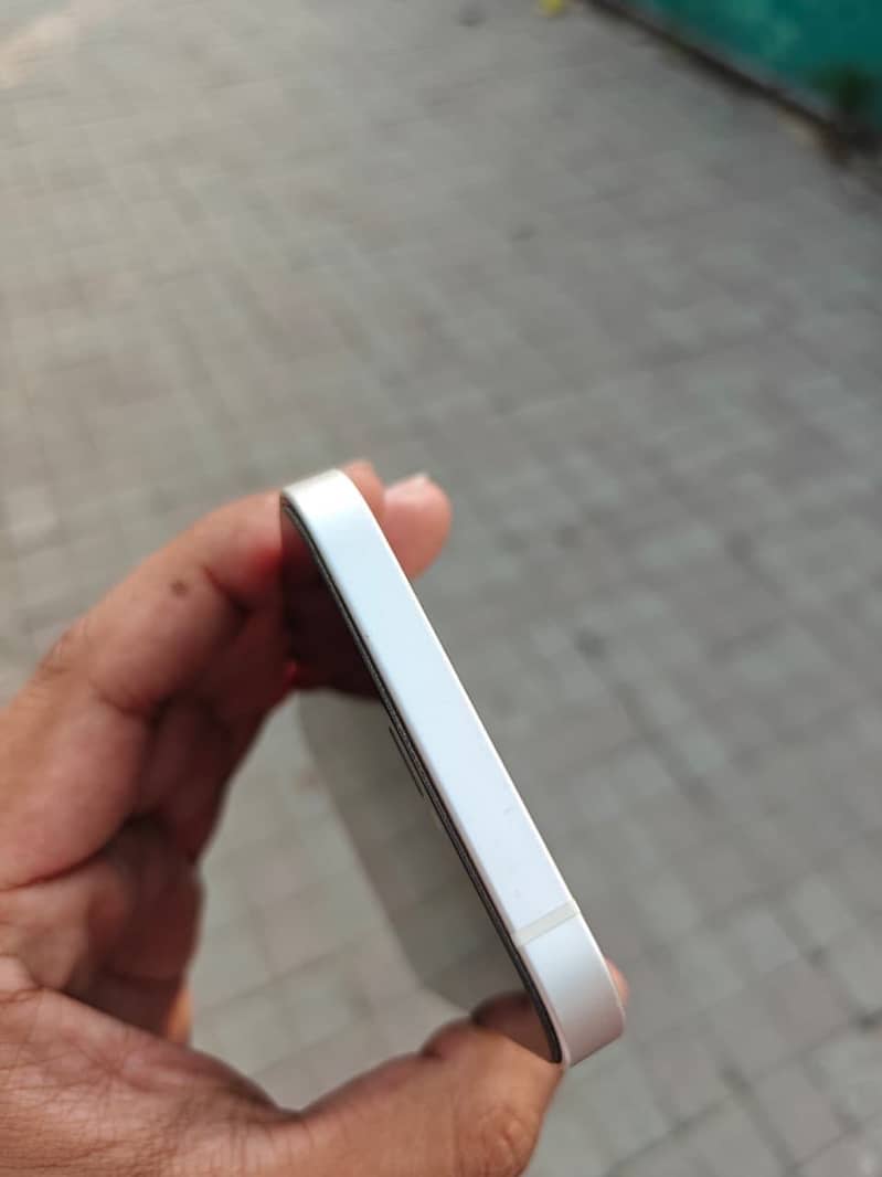 Apple iPhone 12 1
