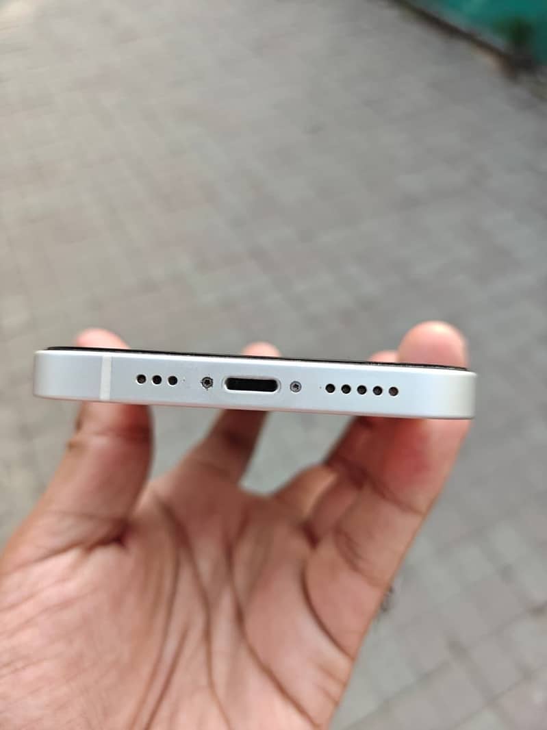 Apple iPhone 12 3