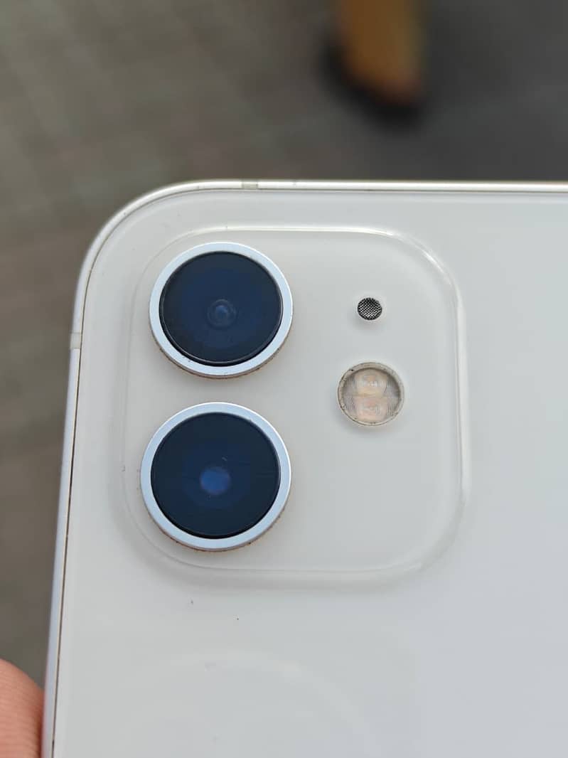 Apple iPhone 12 4