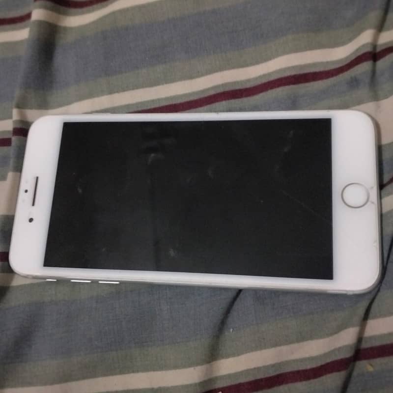 Apple iPhone 7 Plus 6